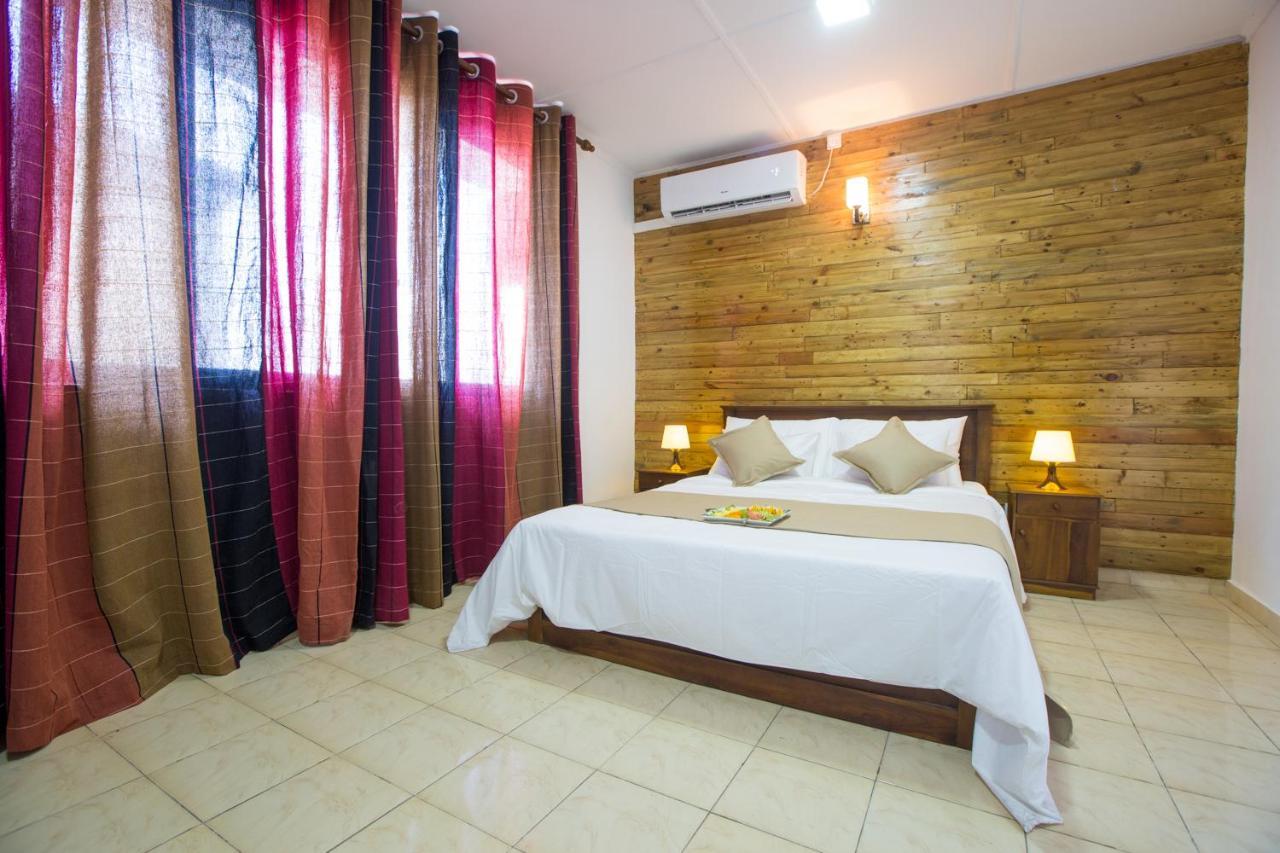 Hotel Maple Tree Residencies Dehiwala-Mount Lavinia Esterno foto